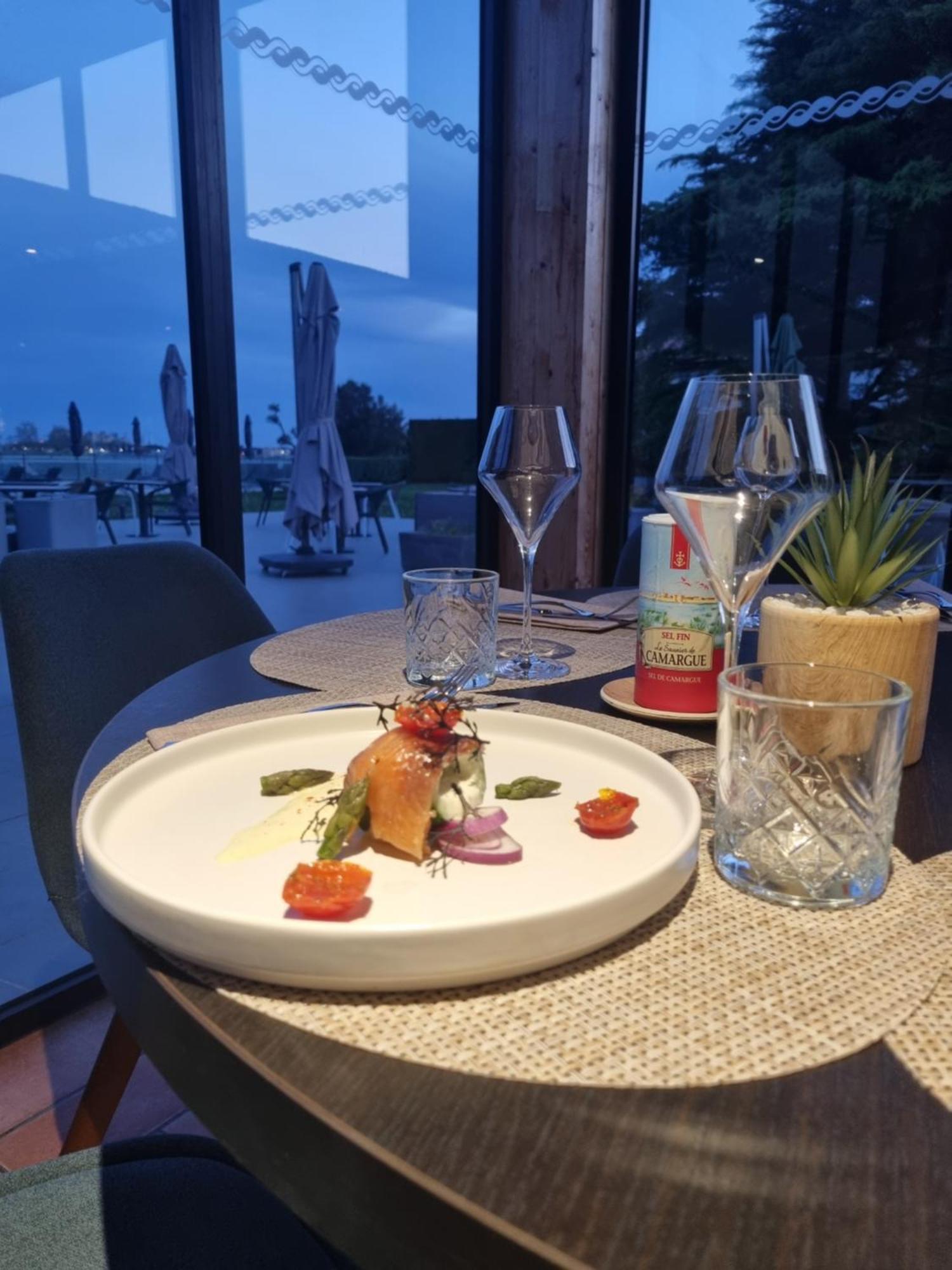 Ariane Hotel Fos Sur Mer Фос-сюр-Мер Экстерьер фото